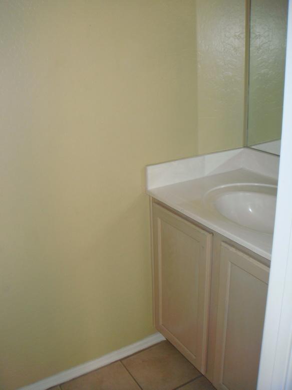 7320 West Ocotillo Road Glendale, AZ 85303 - Photo 10 of 13 half bathroom