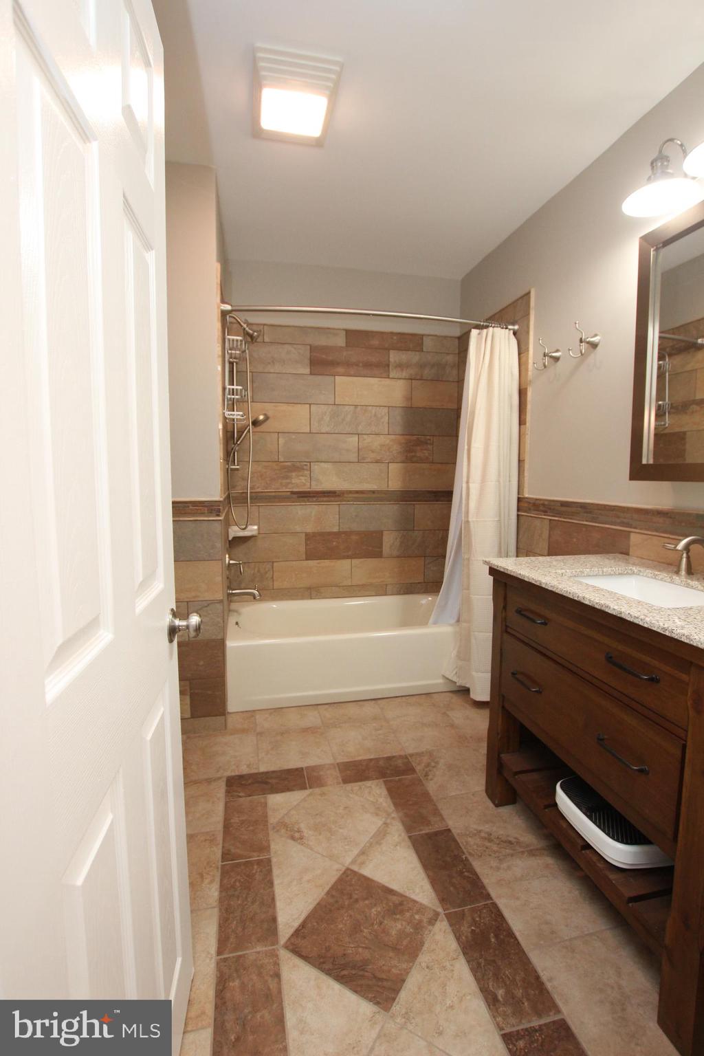 10020 Middleford Road Seaford, DE 19973 - Photo 8 of 18 New Vanity & fixtures