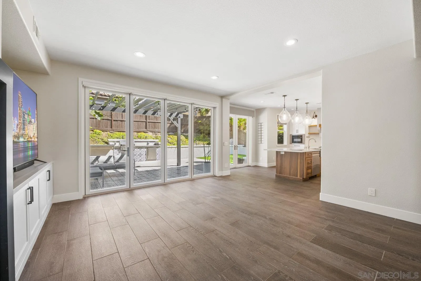 7352 Via Cresta Road San Diego, CA 92129 - Photo 8 of 36