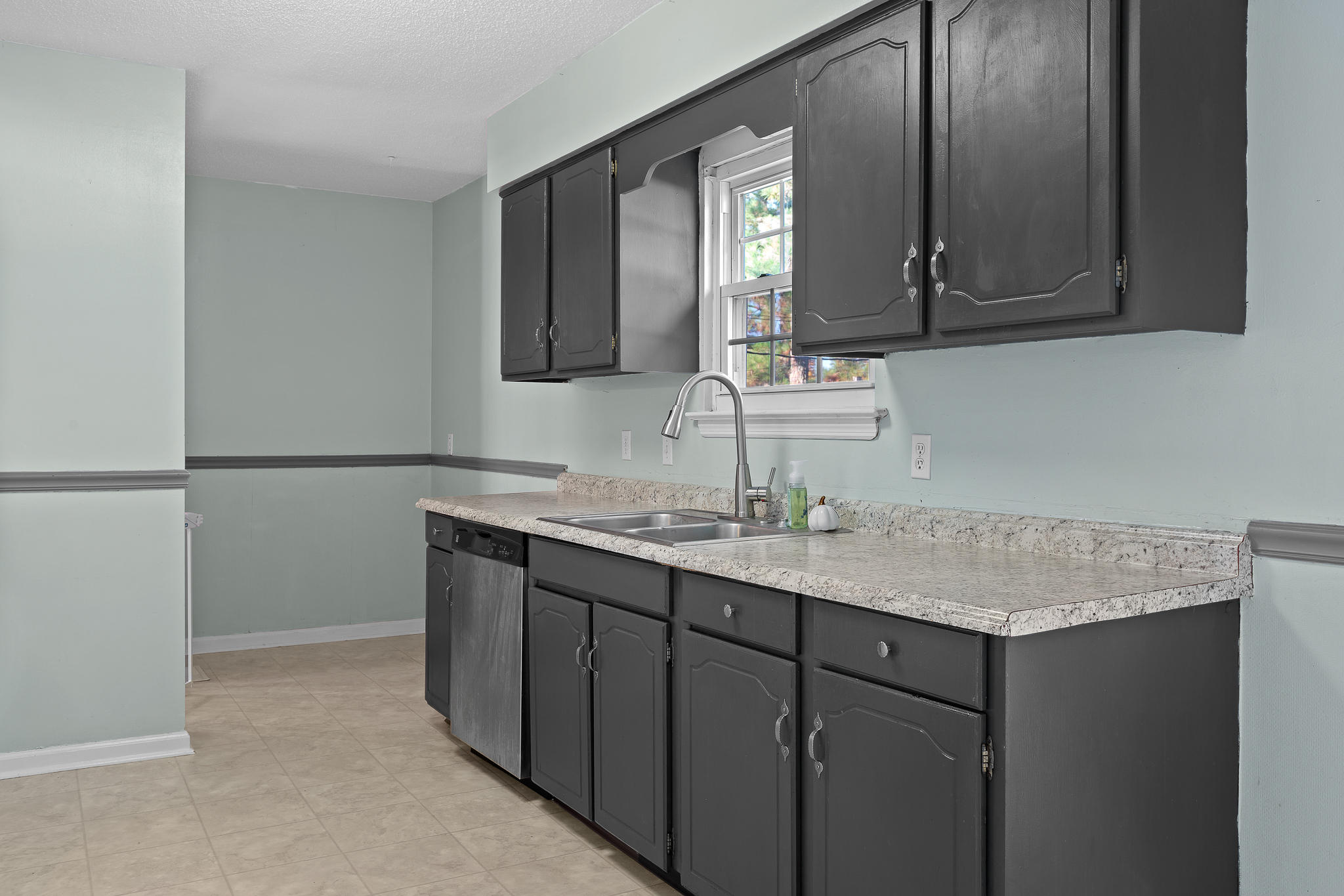1649 Springvale Road Chattanooga, TN 37412 - Photo 8 of 25 Kitchen
