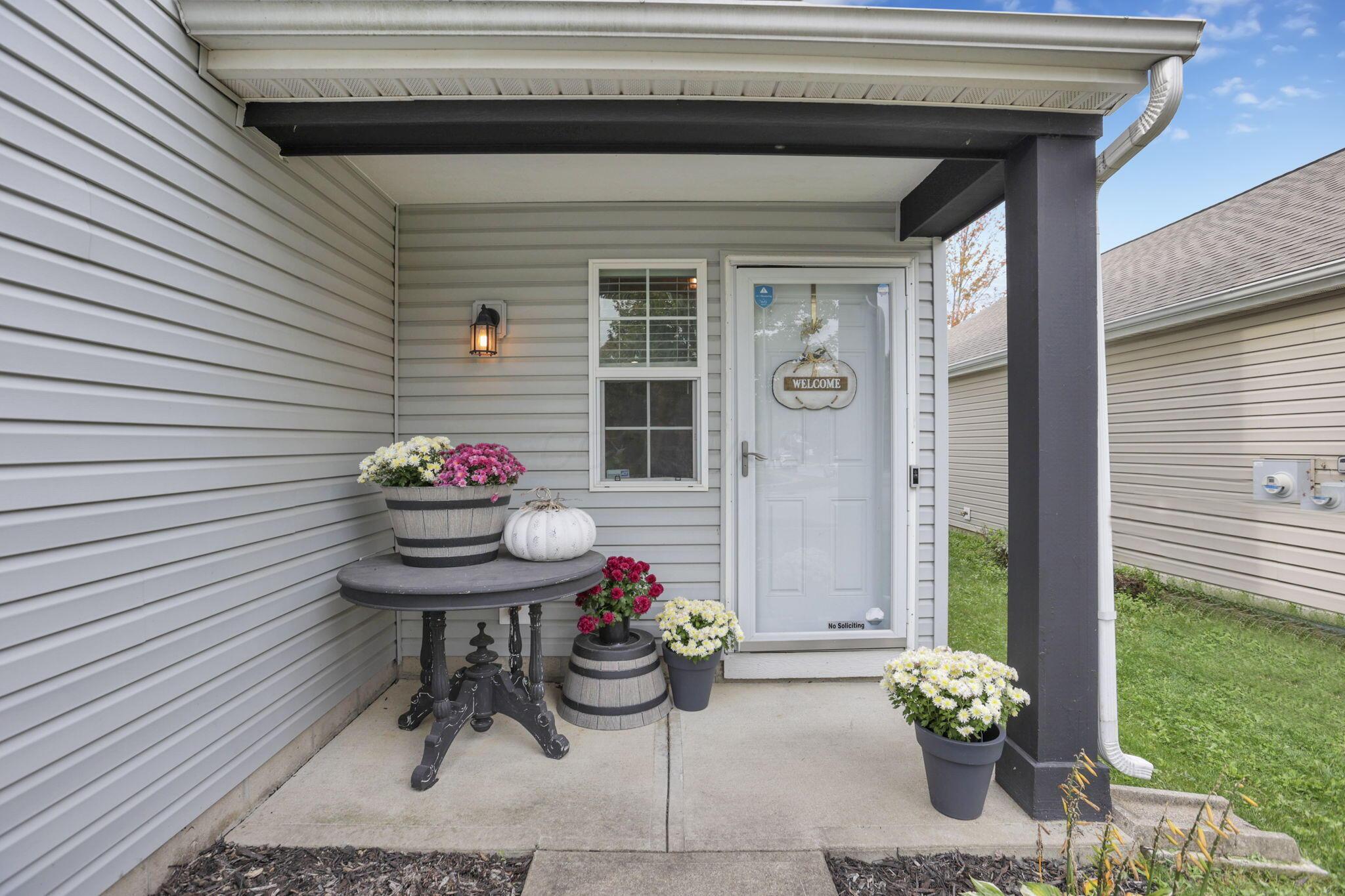 2161 Ripple Road Hilliard, OH 43026 - Photo 4 of 34 Front Porch
