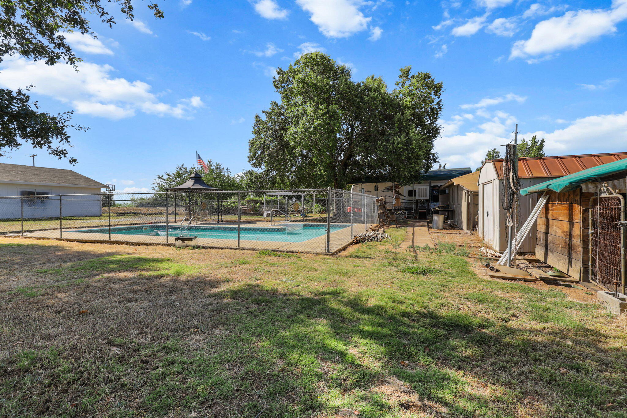 15680 Cloverdale Road Anderson, CA 96007 - Photo 11 of 27 Yard