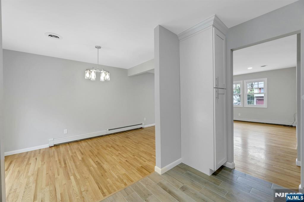 111 Moffatt Road Mahwah, NJ 07430 - Photo 12 of 33