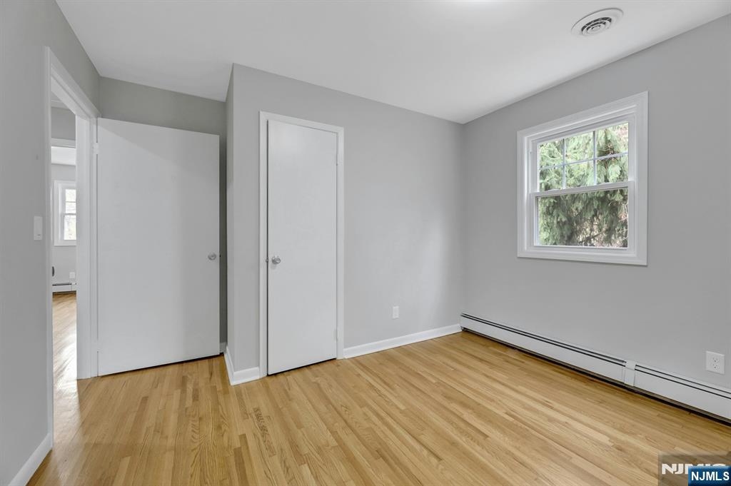 111 Moffatt Road Mahwah, NJ 07430 - Photo 15 of 33