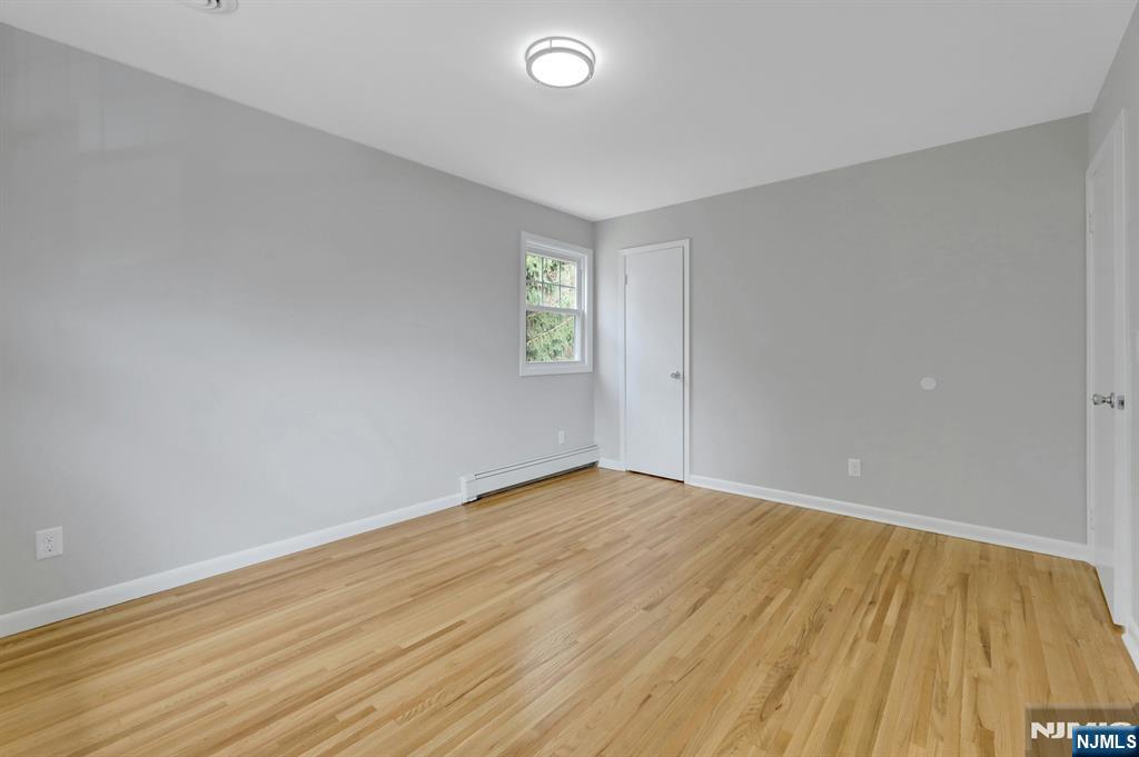 111 Moffatt Road Mahwah, NJ 07430 - Photo 17 of 33