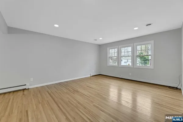 $4,300 | 111 Moffatt Road, Mahwah, NJ 07430