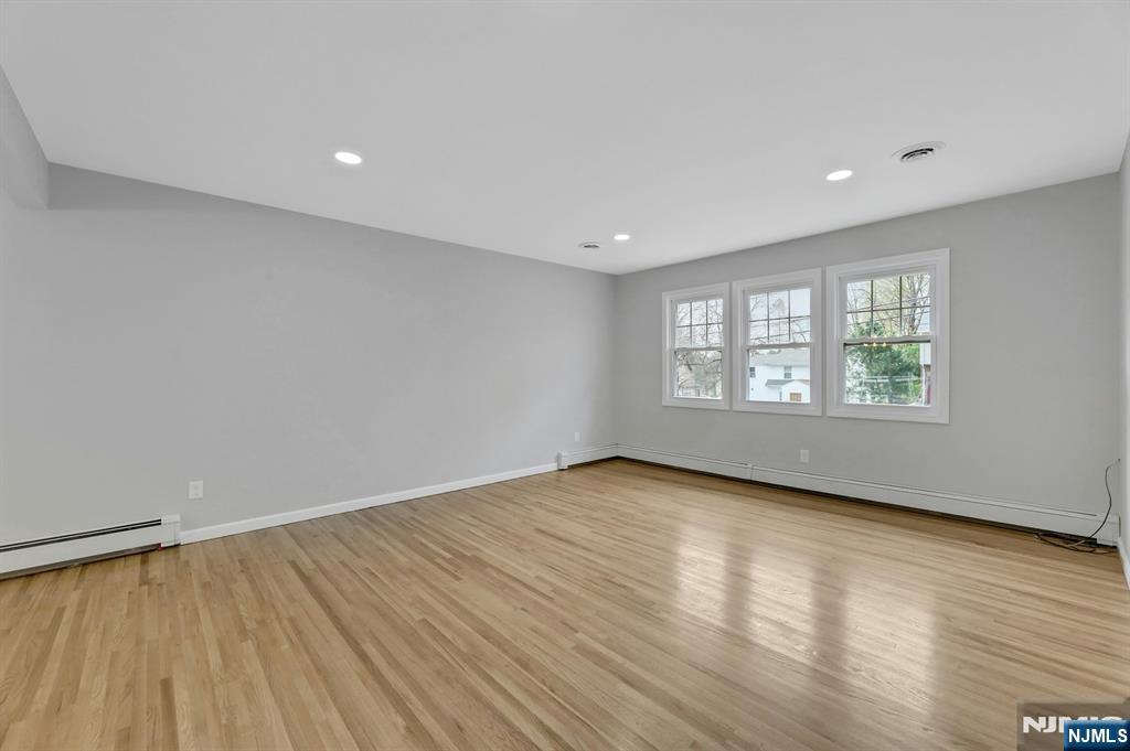 111 Moffatt Road Mahwah, NJ 07430 - Photo 20 of 33