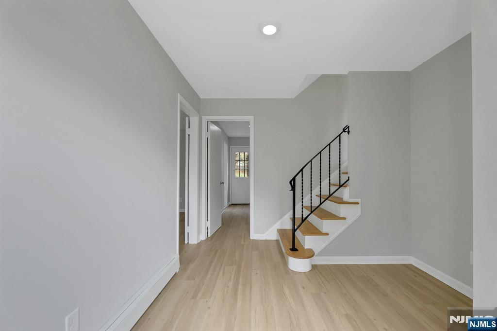 111 Moffatt Road Mahwah, NJ 07430 - Photo 22 of 33