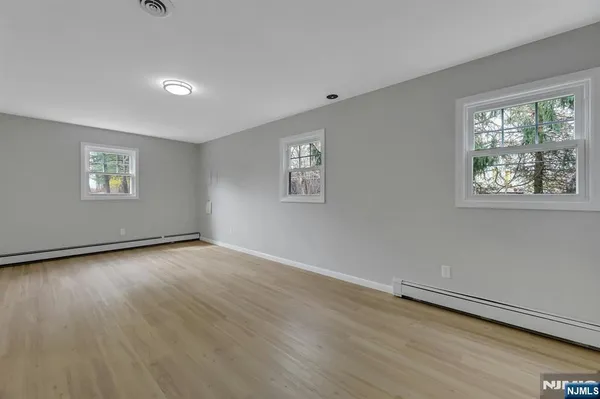 $4,300 | 111 Moffatt Road, Mahwah, NJ 07430