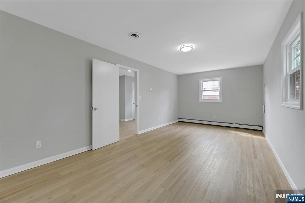 111 Moffatt Road Mahwah, NJ 07430 - Photo 24 of 33