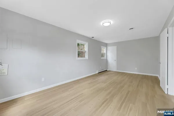 $4,300 | 111 Moffatt Road, Mahwah, NJ 07430