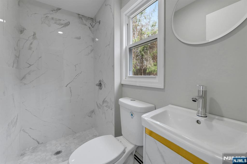 111 Moffatt Road Mahwah, NJ 07430 - Photo 26 of 33