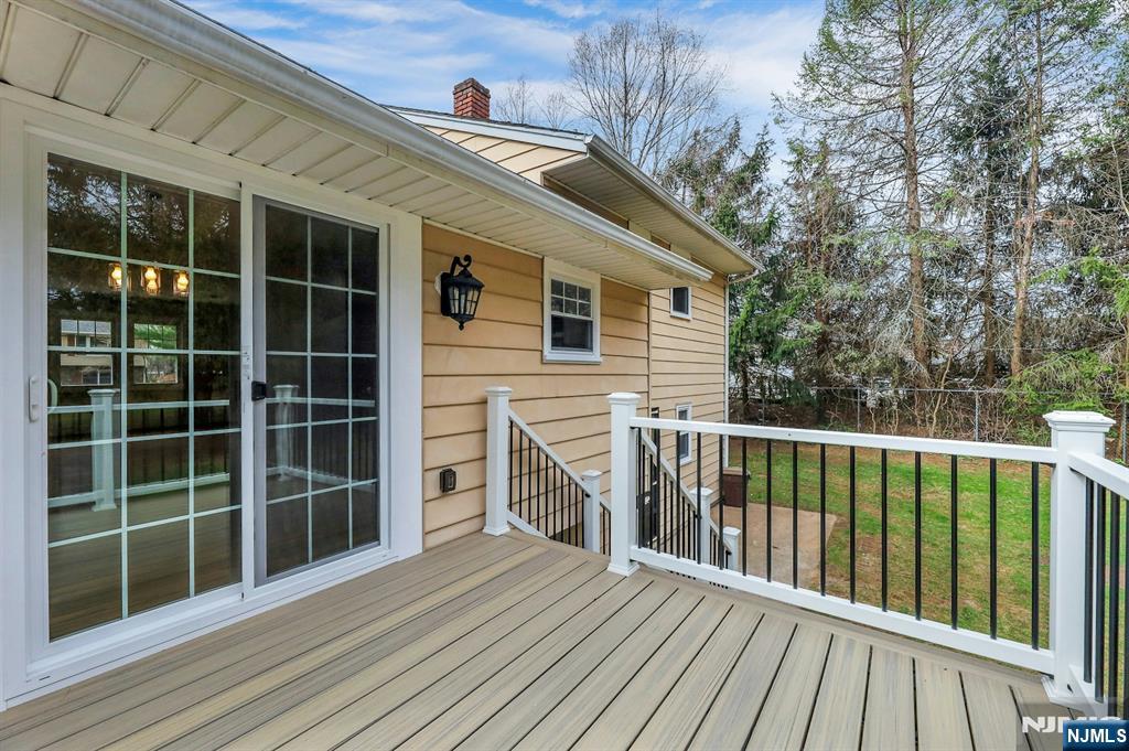 111 Moffatt Road Mahwah, NJ 07430 - Photo 27 of 33