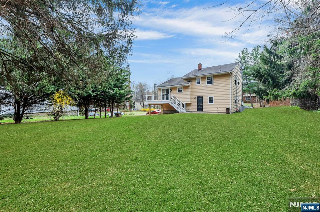 111 Moffatt Road Mahwah, NJ 07430 - Photo 30 of 33