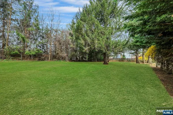 $4,300 | 111 Moffatt Road, Mahwah, NJ 07430