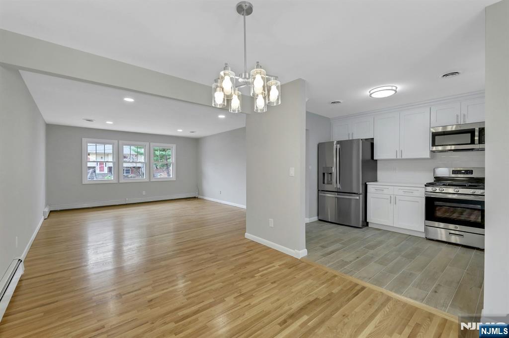 111 Moffatt Road Mahwah, NJ 07430 - Photo 7 of 33