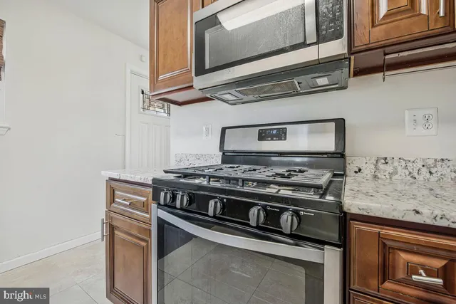 $374,900 | 6713 Esslog Street, Capitol Heights, MD 20743