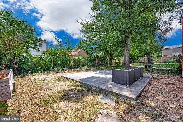 $374,900 | 6713 Esslog Street, Capitol Heights, MD 20743