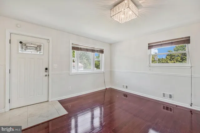$374,900 | 6713 Esslog Street, Capitol Heights, MD 20743