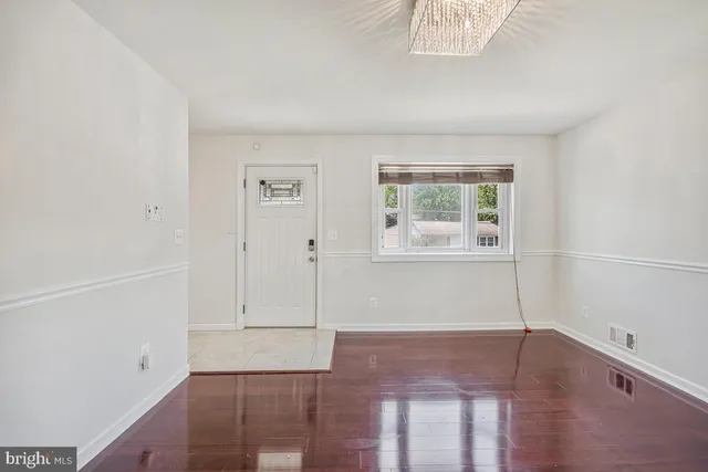$374,900 | 6713 Esslog Street, Capitol Heights, MD 20743