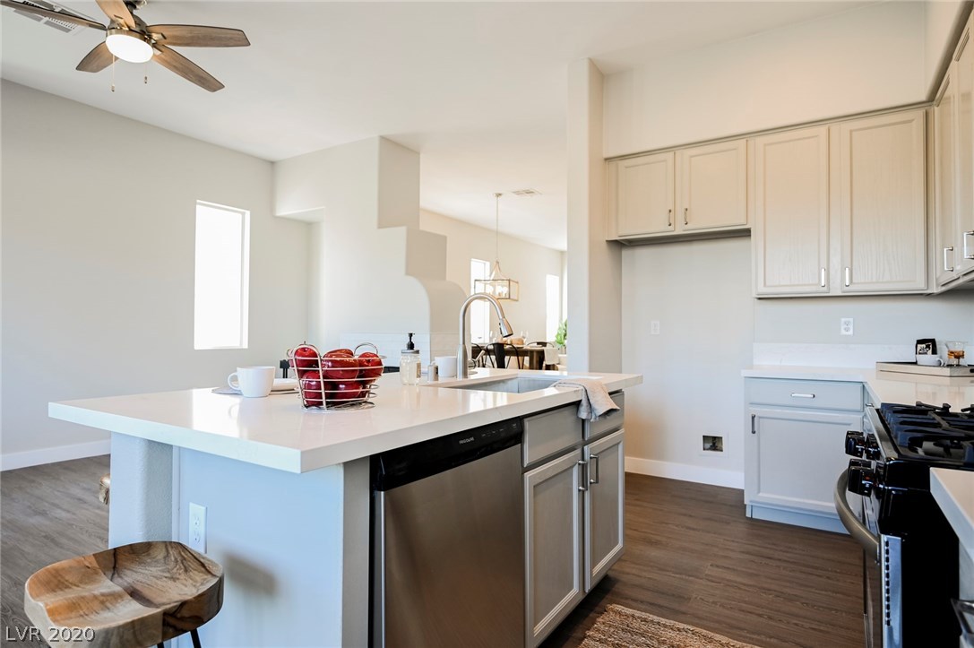 10104 Pinnacle View Place Las Vegas, NV 89134 - Photo 12 of 24