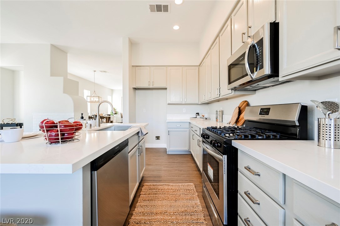 10104 Pinnacle View Place Las Vegas, NV 89134 - Photo 10 of 24
