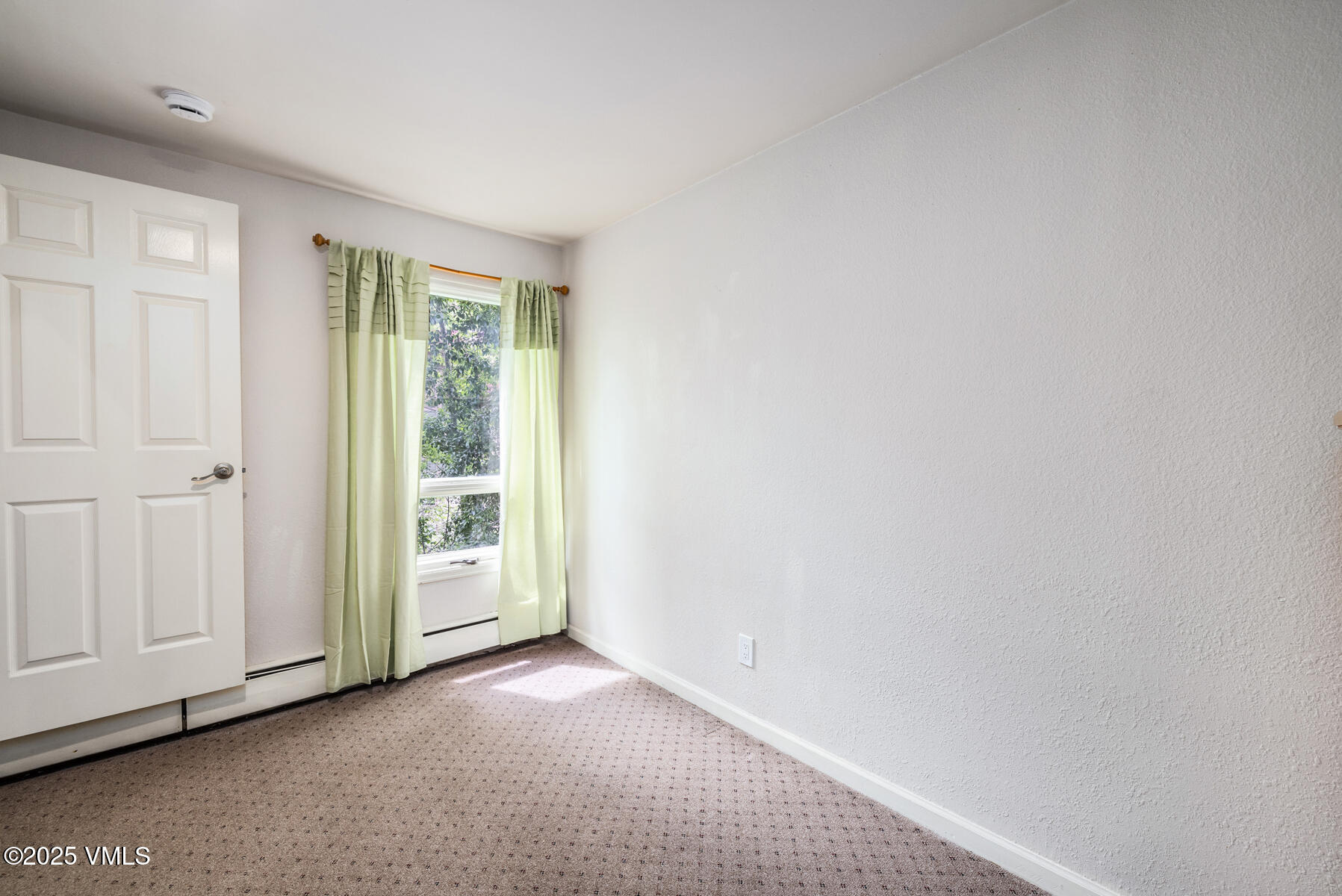 929 Red Sandstone Road, Unit 15D Vail, CO 81657 - Photo 13 of 19 First Bedroom Main Level