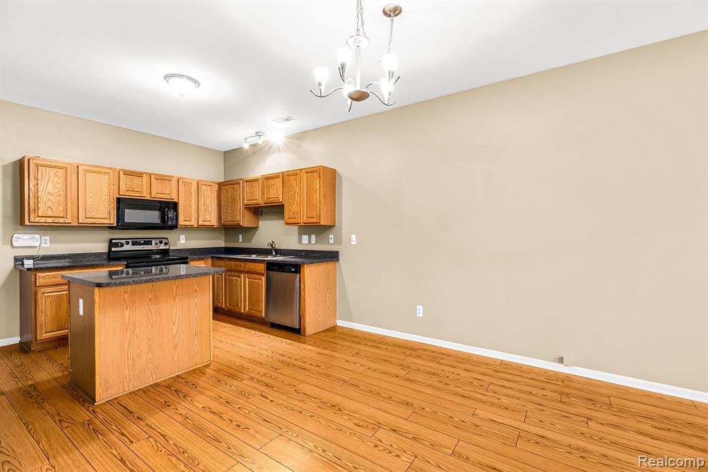11766 Farmington Road Livonia, MI 48150 - Photo 8 of 23