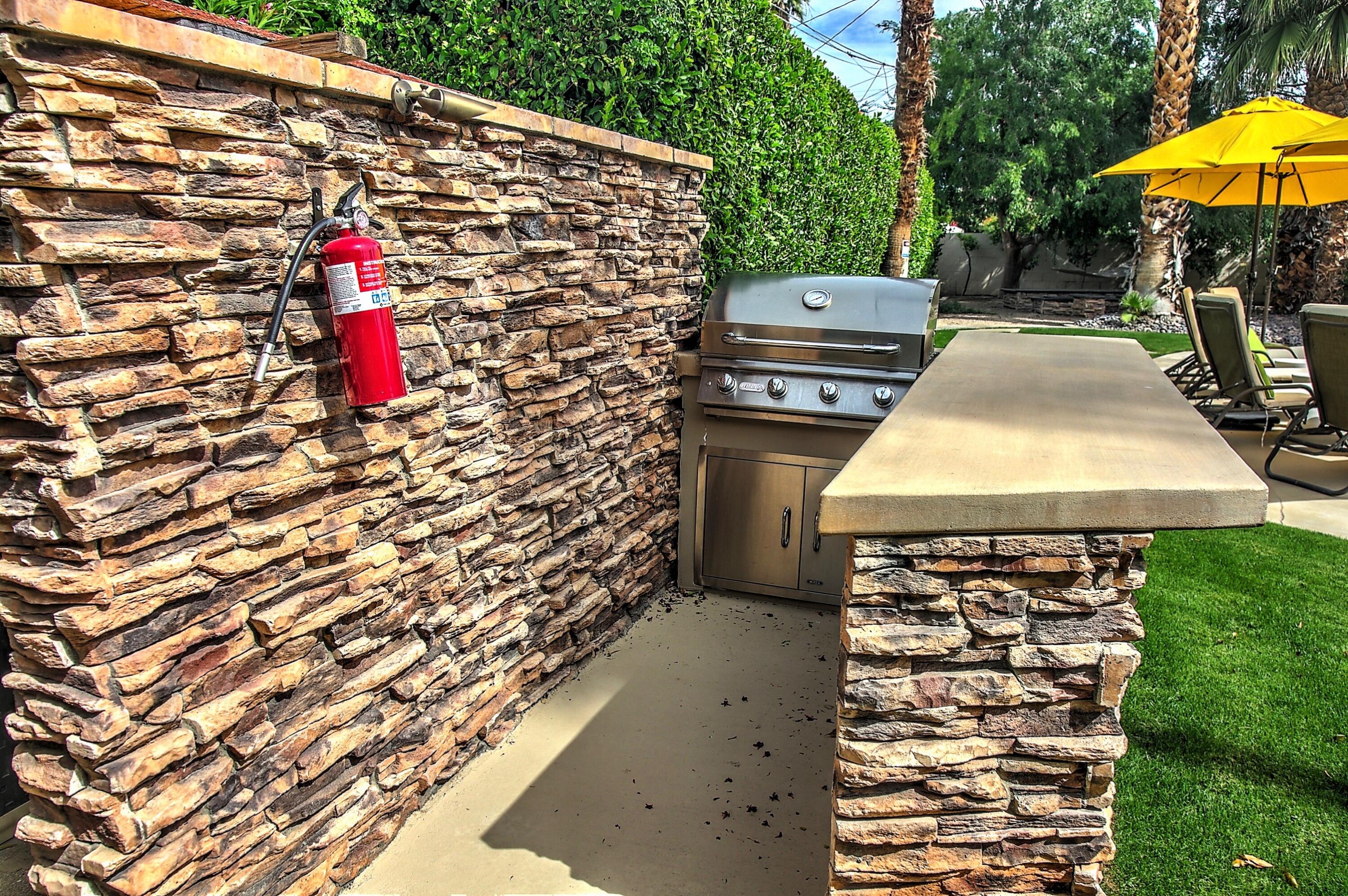 1443 North Vaquero Road Palm Springs, CA 92262 - Photo 15 of 70 BBQ and Bar