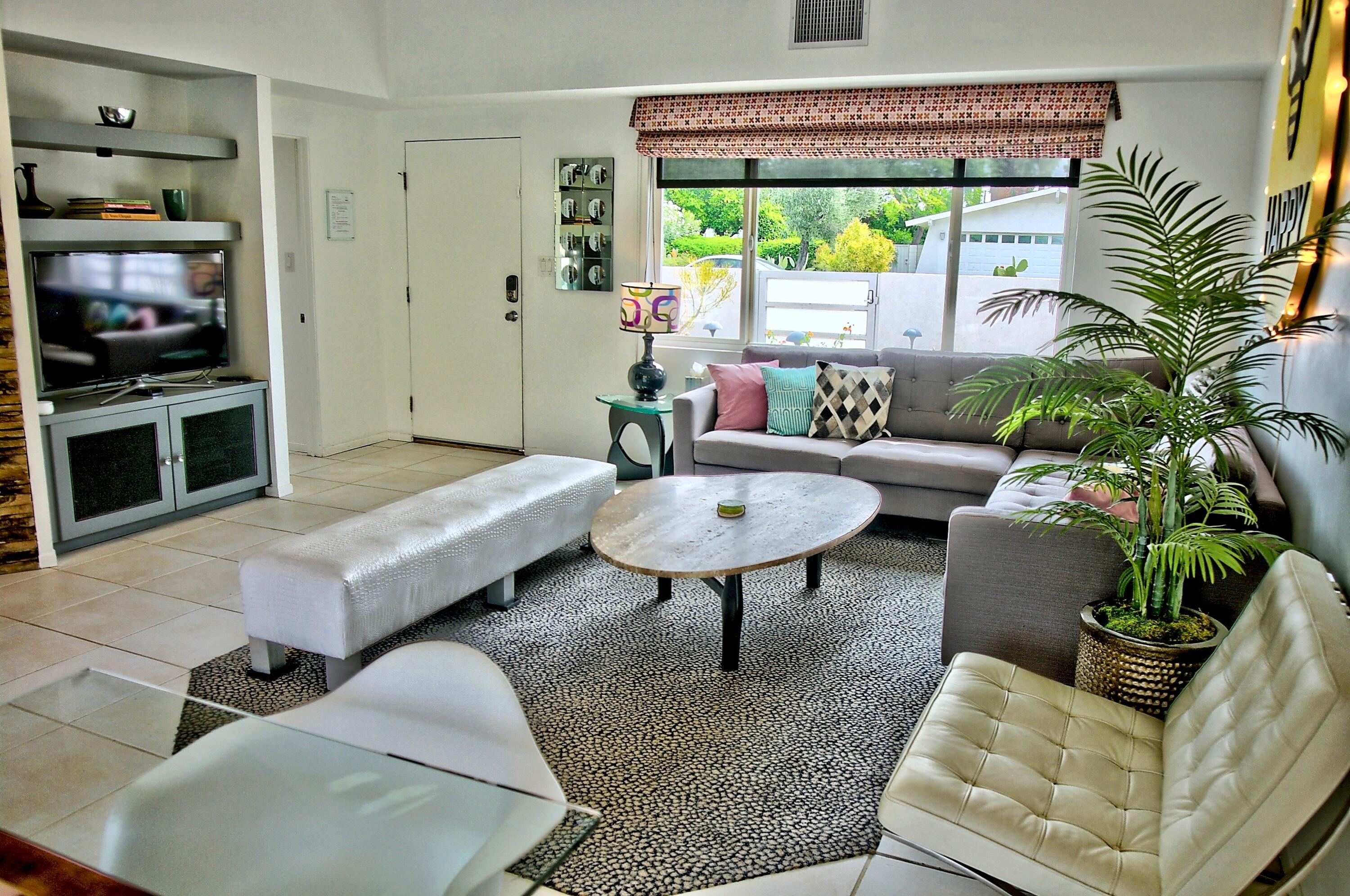 1443 North Vaquero Road Palm Springs, CA 92262 - Photo 31 of 70 Living Room