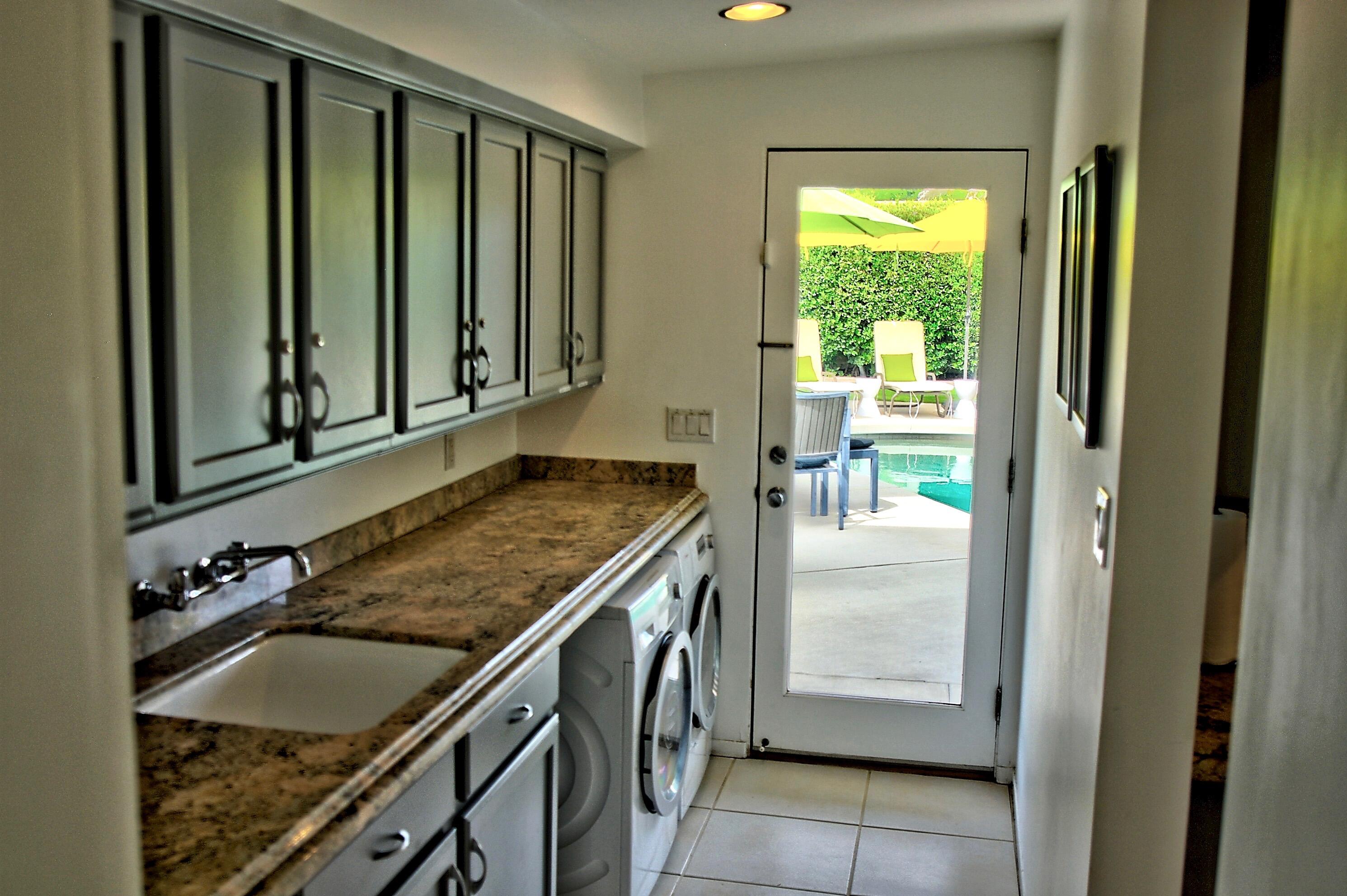 1443 North Vaquero Road Palm Springs, CA 92262 - Photo 39 of 70 Laundry Room