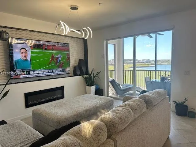 $2,800 | 5651 Double Eagle Circle, Unit 4332, Immokalee, FL 34142