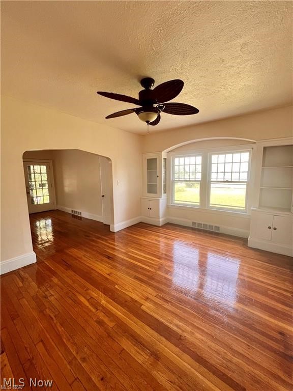 3359 Sutton Road Cleveland, OH 44120 - Photo 5 of 11