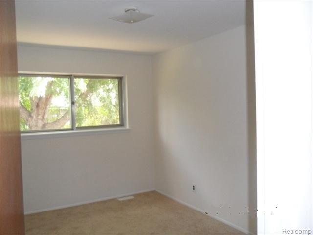 25116 Rubin Road Warren, MI 48089 - Photo 6 of 11 SAM_3496.JPG