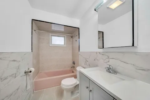 $2,800 | 199 Hopkins Avenue, Jersey City, NJ 07306