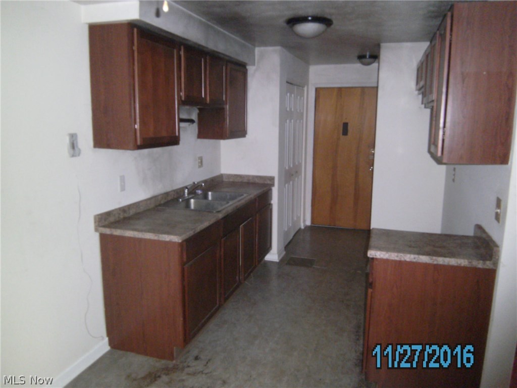 5374 Lee Road, Unit 103 Maple Heights, OH 44137 - Photo 6 of 10 Gallery Image 6