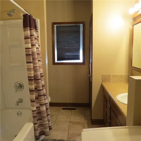 $91,000 | 607 North Locust Street, Stanberry, MO 64489