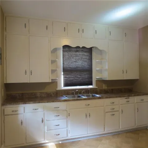 $91,000 | 607 North Locust Street, Stanberry, MO 64489