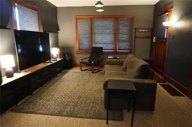 $91,000 | 607 North Locust Street, Stanberry, MO 64489