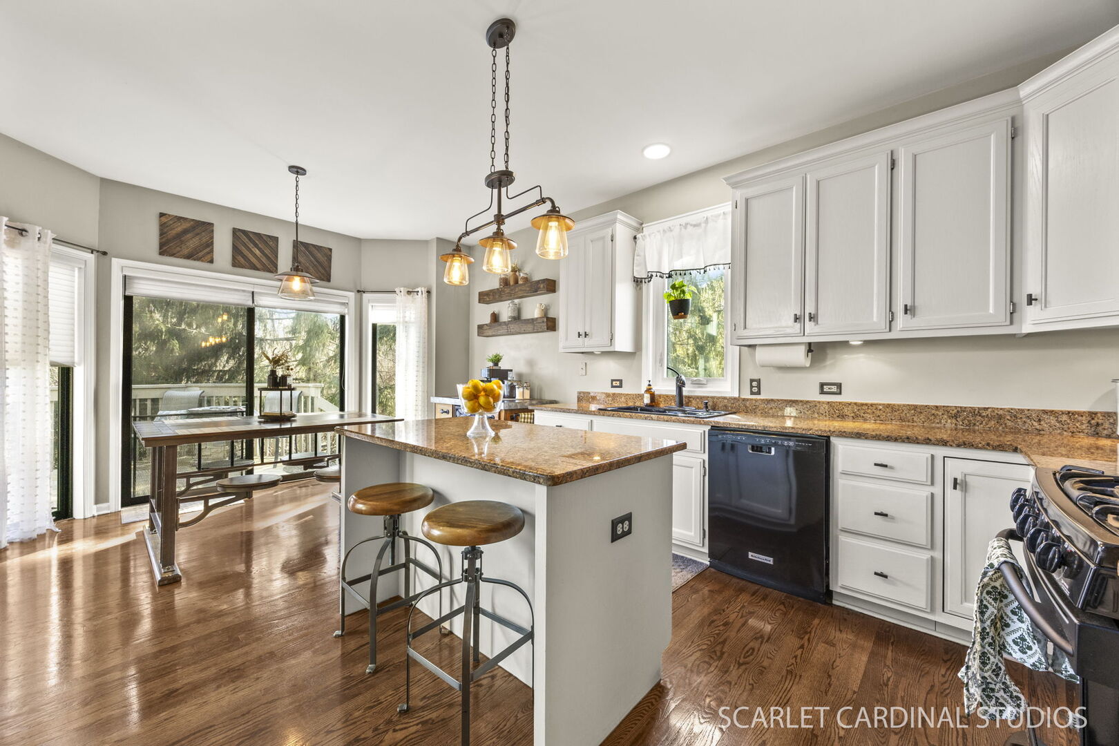 1467 Larsen Court Naperville, IL 60563 - Photo 8 of 42