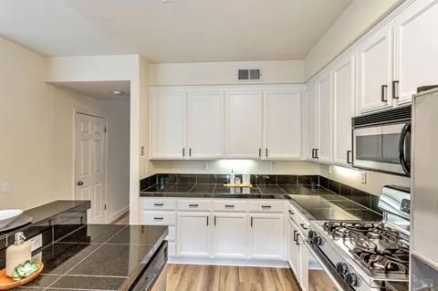 $869,000 | 27 Arnold Drive, Novato, CA 94949