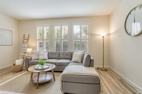 $869,000 | 27 Arnold Drive, Novato, CA 94949