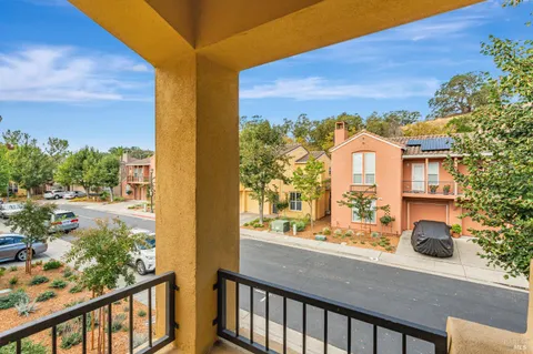 $869,000 | 27 Arnold Drive, Novato, CA 94949