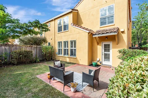 $869,000 | 27 Arnold Drive, Novato, CA 94949