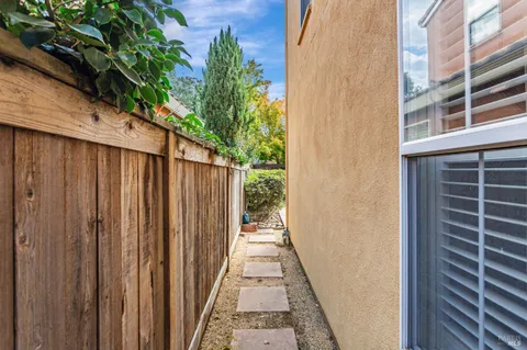 $869,000 | 27 Arnold Drive, Novato, CA 94949