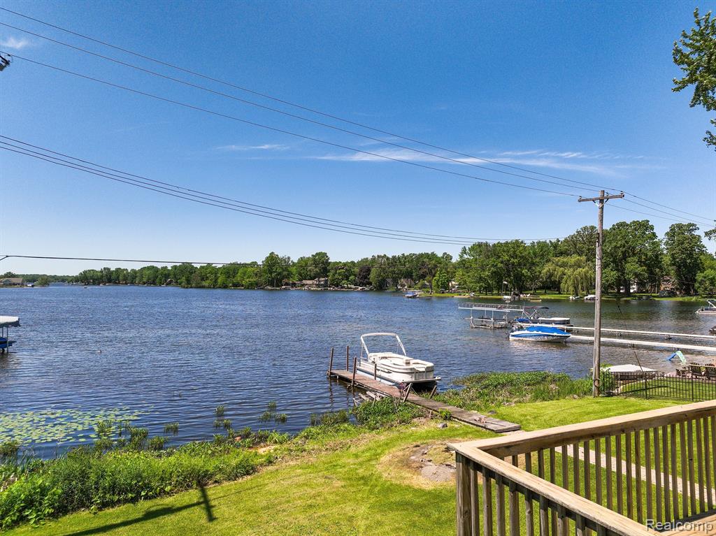 1794 South Hughes Road Brighton, MI 48114 - Photo 7 of 41