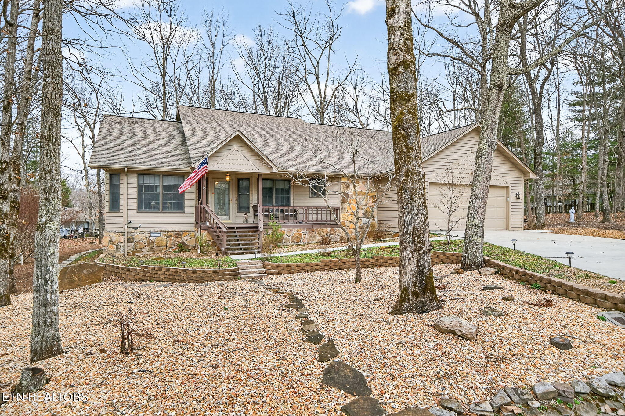 29 Overlook Terrace Crossville, TN 38558 - Photo 2 of 42 4-web-or-mls-29 Overlook Ter FFG_013_TNP