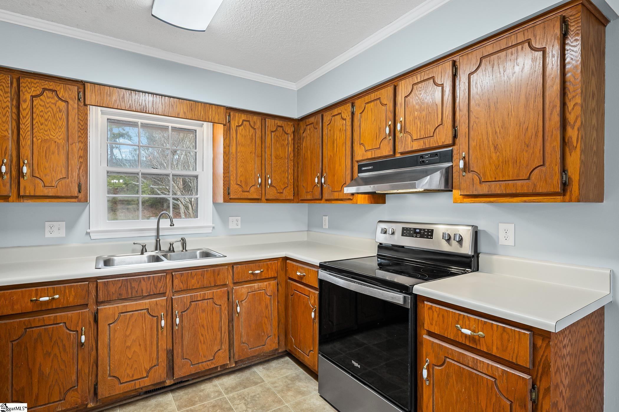 1109 Oak Hill Drive Anderson, SC 29621 - Photo 11 of 44