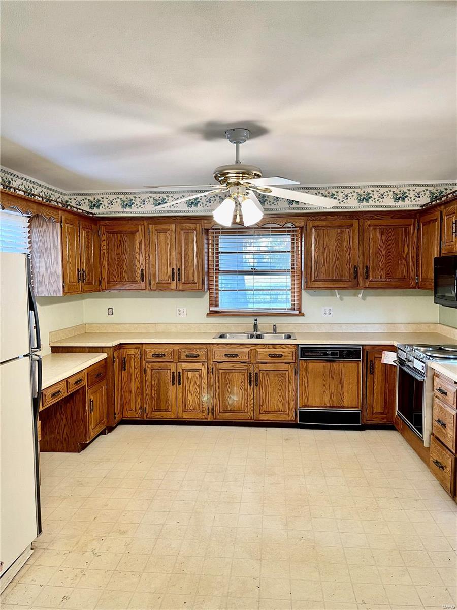 5536 Sugar Loaf Road Collinsville, IL 62234 - Photo 4 of 19 Gallery Image 4