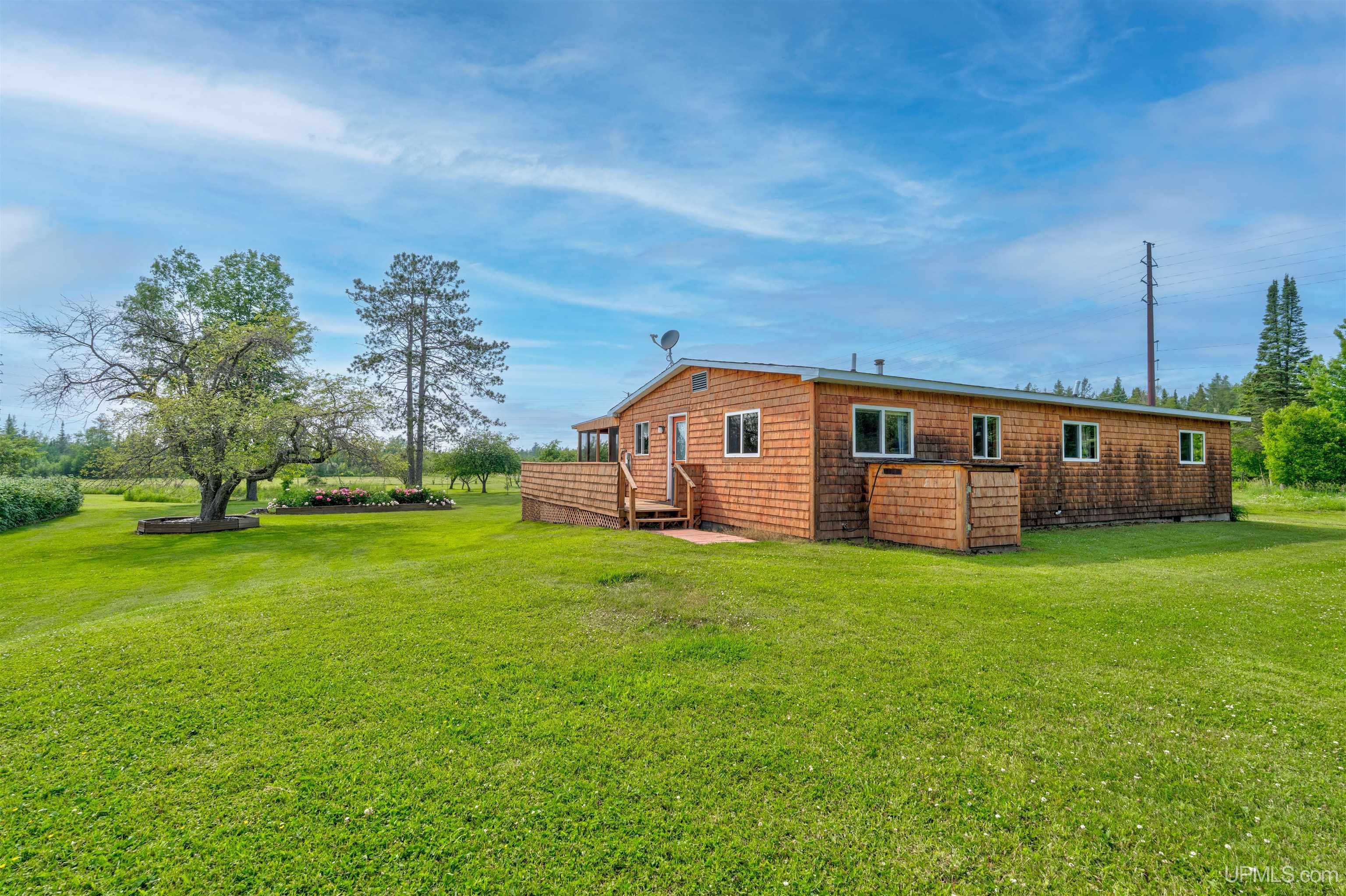 984 N Dixon Road Manistique, MI 49854 - Photo 32 of 52